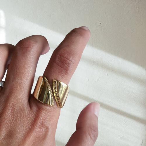 CURVED PAVÉ
